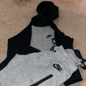 Nike Dri-Fit Jogging Suit